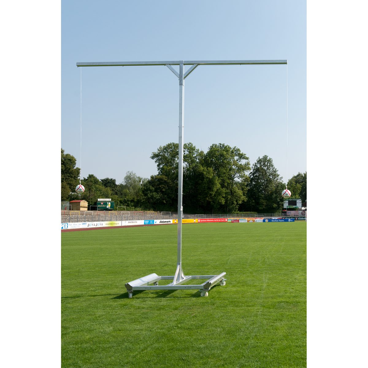 Kopfballpendel 1-armig, Seilführung innenliegend,, Kasten abschließbar, 2,50 m Ausladung, mit Bodenhülse – Produktfoto 3